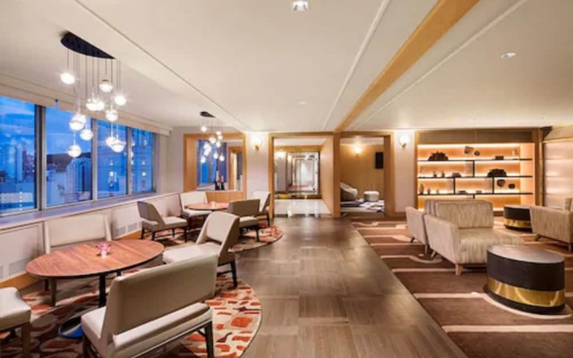 Fairmont The Queen Elizabeth Gold Experience