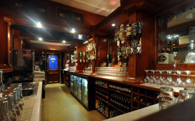 Royal Court Hotel
