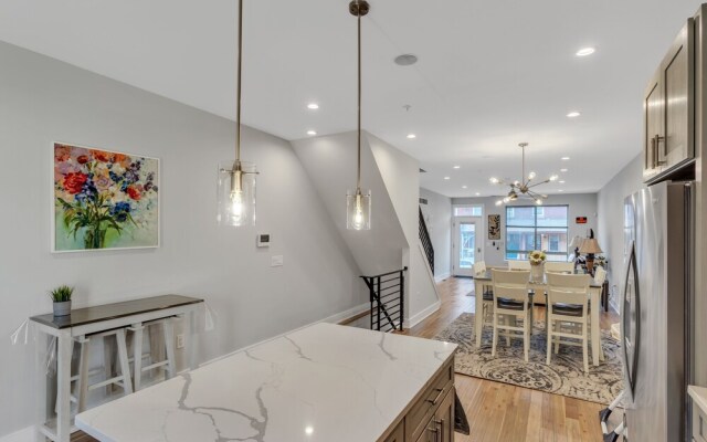 University City - Philadelphia 6 Bedroom Home by RedAwning