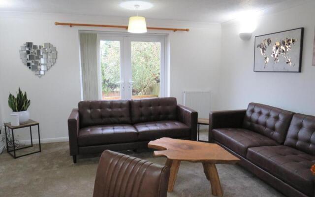 Remarkable and Perfect 3 Bed House in Nottingham