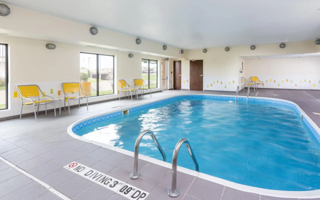 Fairfield Inn & Suites Victoria