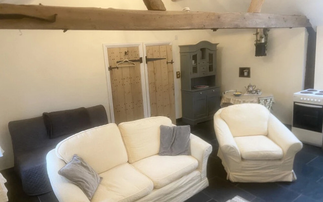Cozy Cabin Retreat in Gloucestershire