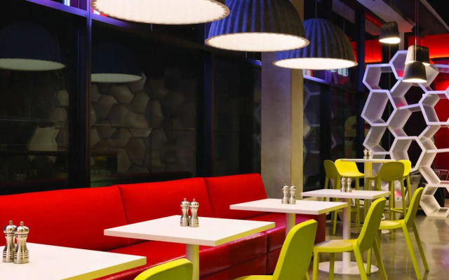 Radisson RED Minneapolis Downtown