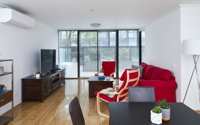 2 Bed/2 Bath Apt, Amazing Location!