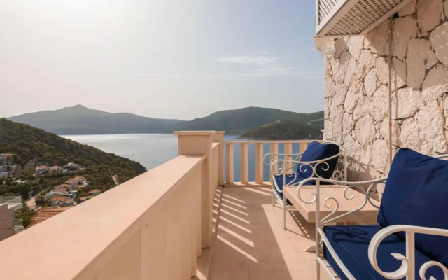 Ketchy Villa , Sleeps 14 , Infinity pool , Wifi , Sunset