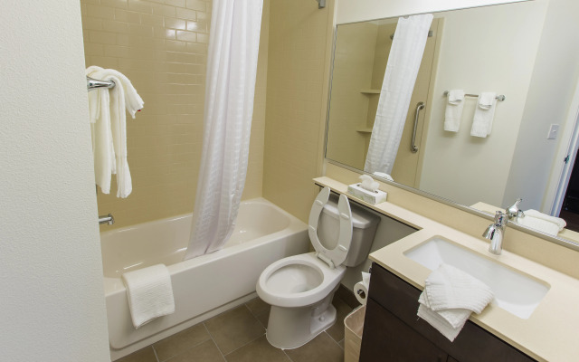 Candlewood Suites : Overland Park - W 135th St by IHG