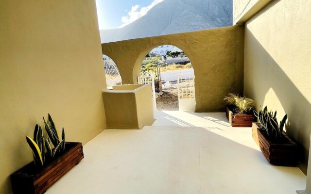 Sabbia Apartments 100m from Perissa Beach