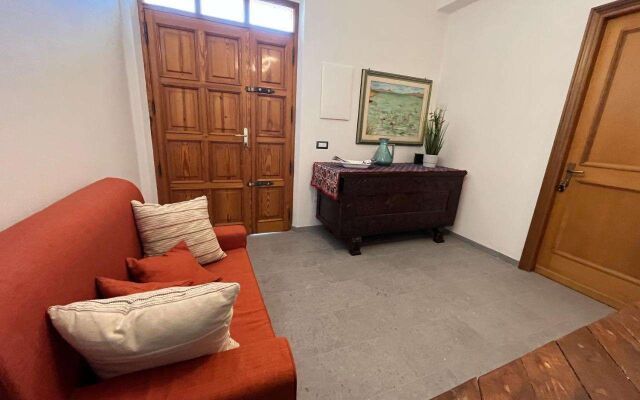 Baboe Affittacamere Iun F1037