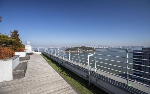 Ocean View Rooftop Barbecue Incheon Yeongjongdo Inter Hotel