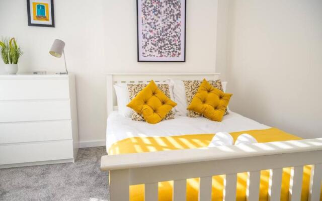 Large 7 bedroom town house in Chester City Centre