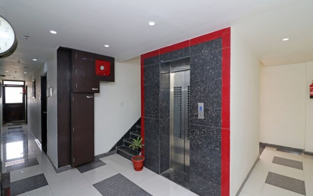 Oyo 14909 Hotel Vivid
