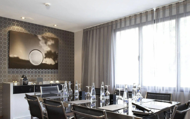 AC Hotel Victoria Suites by Marriott