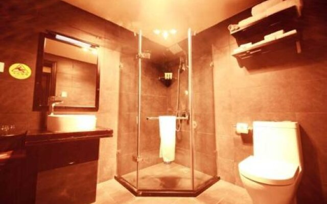 Cloudscape Boutique Inn