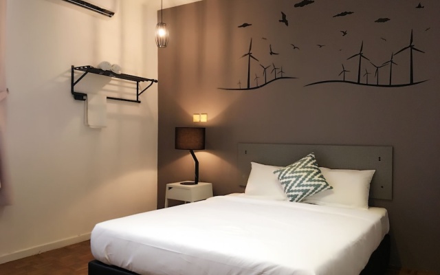 HideoutSixty4 – Guest Rooms – George Town