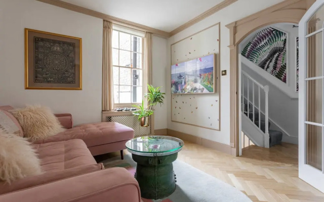 Molyneux Street II by Onefinestay