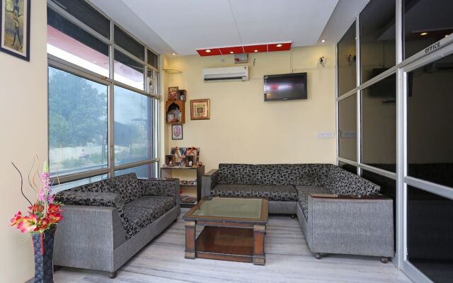 OYO 9558 Hotel Chhavi Holidays