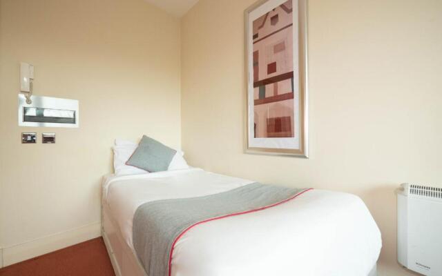 OYO Chase Suites