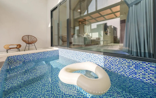 Gyeongju Rose Breeze Pool Villa Pension