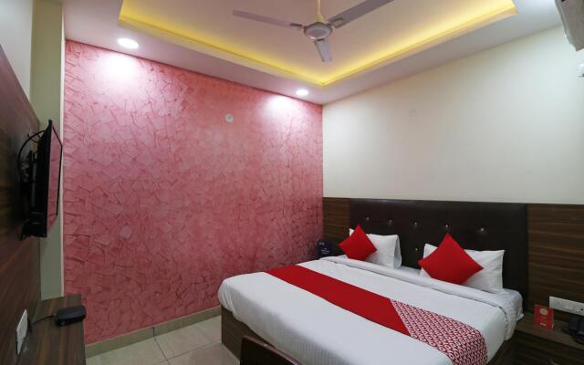 OYO 22825 Hotel Crown Stay inn
