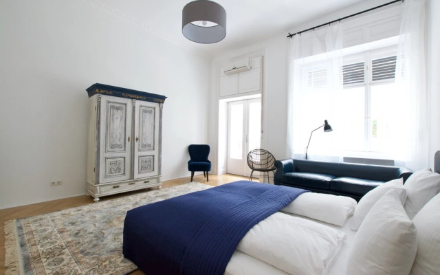 Luxury Apartment by Hi5 - OktÃ³ber 6 Street