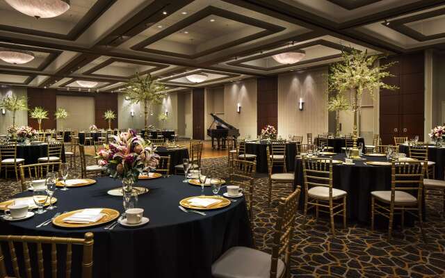 Doubletree by Hilton Newark - Fremont