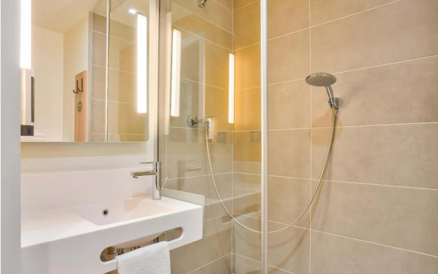 B&B HOTEL Paris Porte d'Orléans