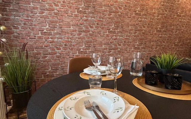 City Home Alvari, free parking