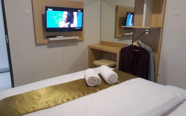 Gold Hotel Simpang Lima