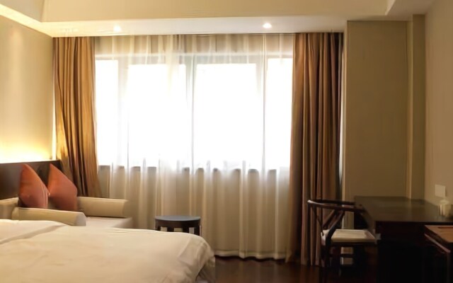 Goldenplam Hotel
