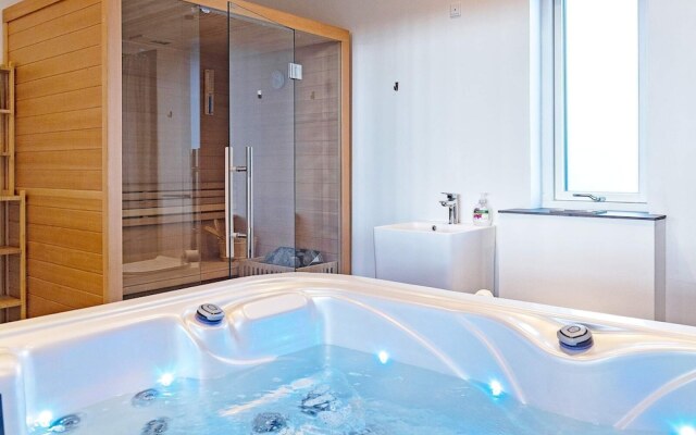 9 Person Holiday Home in Vaeggerlose