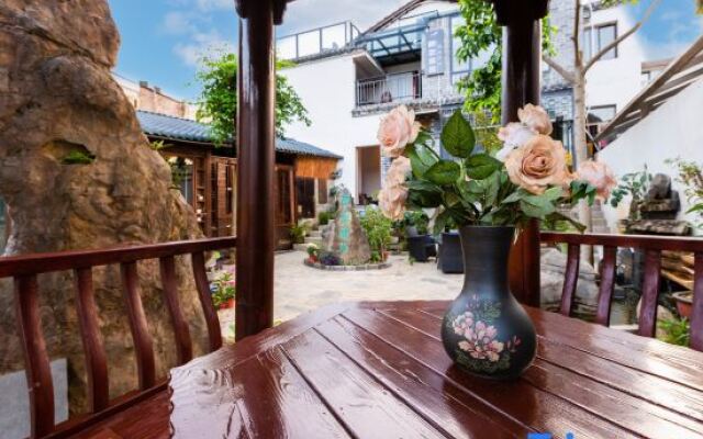 Xingyi Fenglian Yashe (Wanfenglin store)