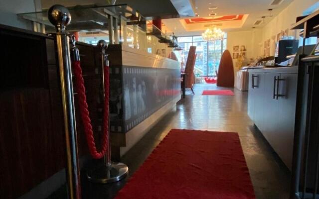Cinehotel Maroni