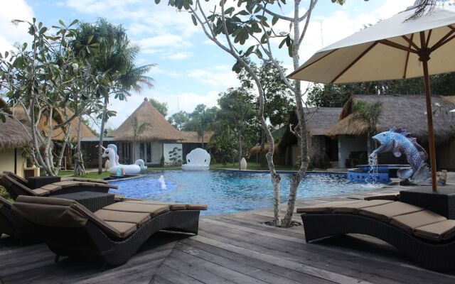 Mushroom Bay Villas Hut