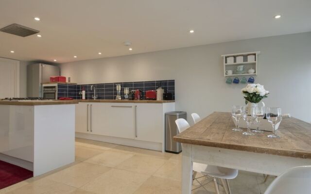 Regatta House