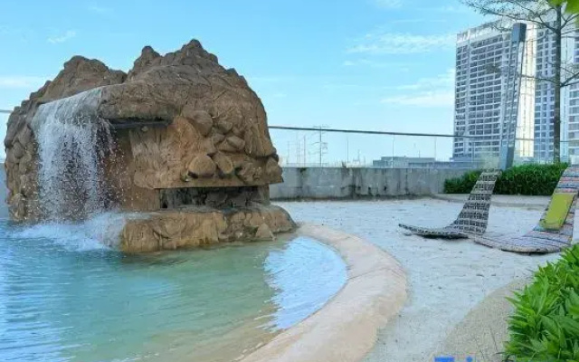 Macrolink 2B2R 7 pax Condo Medini near legoland