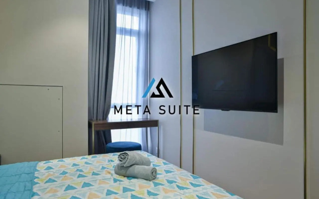 Sky pool 4 star hotel grade stay in i-City