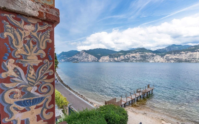 Lake Front Villa Schlosser