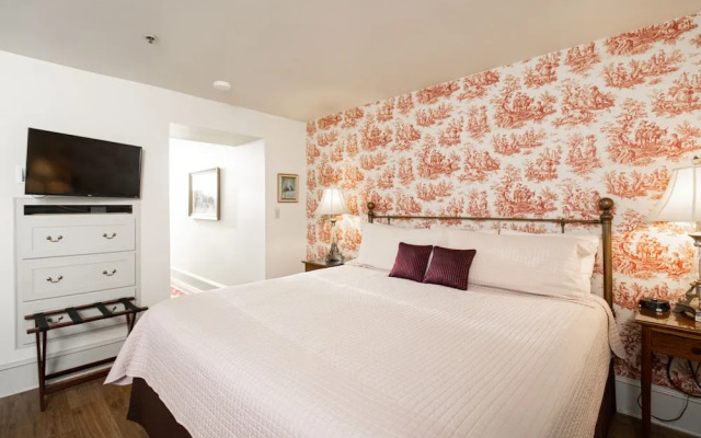 The Lafayette Inn