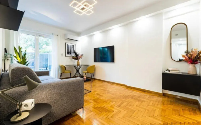 Bright and Stylish Apartment in Palaio Faliro