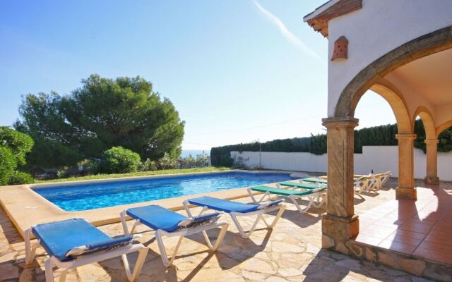 Villa - 4 Bedrooms with Pool, WiFi and Sea views - 105045
