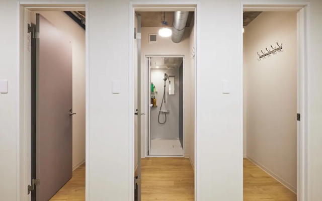 Shijo Guesthouse HIVE - Hostel – Guest Rooms – Kyoto