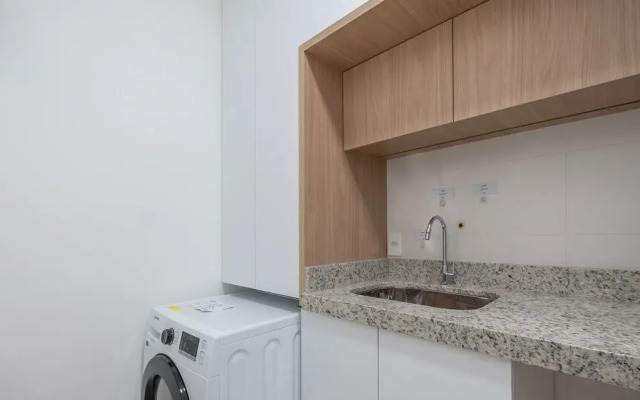 3BR Apt w/ Pool & gym 180m - Ltt803