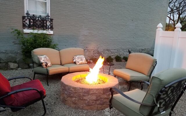 The Carriage House Inn