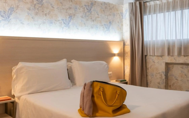 Hotel Embassy Pero