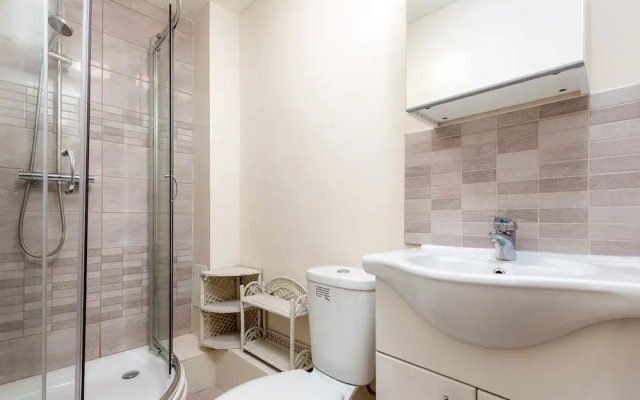 Saltwell Street - Deluxe Guest Room 4