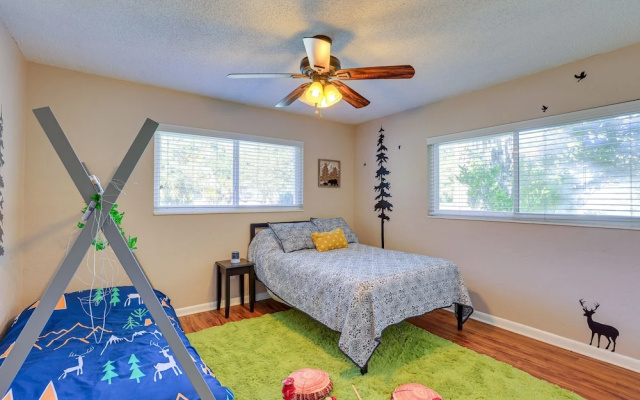 Gainesville Vacation Rental w/ Private Lanai!
