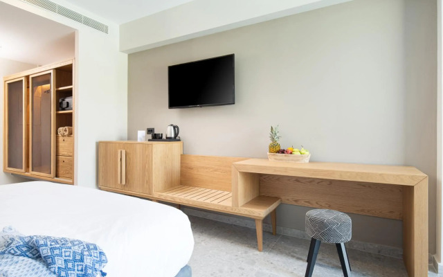 Portes Lithos Luxury Resort