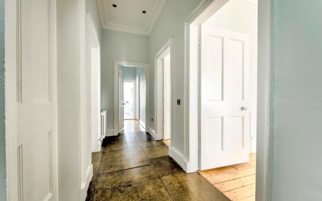 Luxury Georgian Apartment Heart Of The City Location