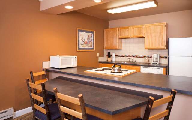 Legacy Vacation Resorts - Steamboat Suites