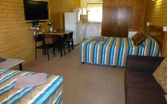 Golfers Retreat Motel